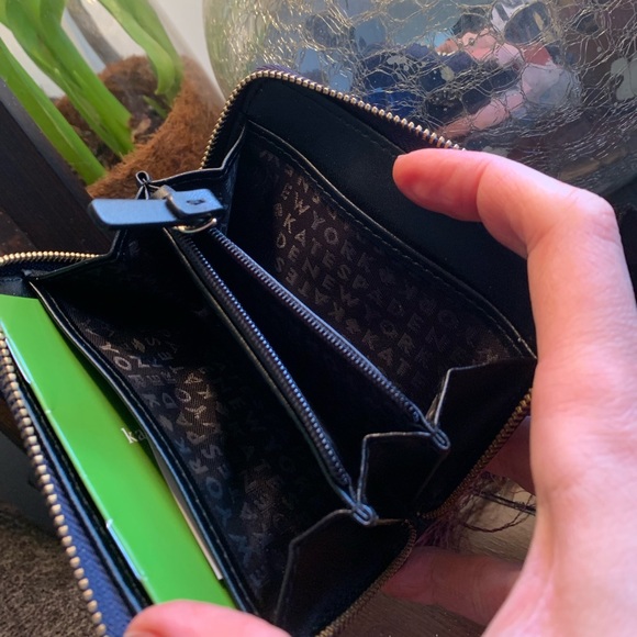 Authentic Kate Spade Dani zip wallet/Keychain 🦋 - Picture 4 of 8